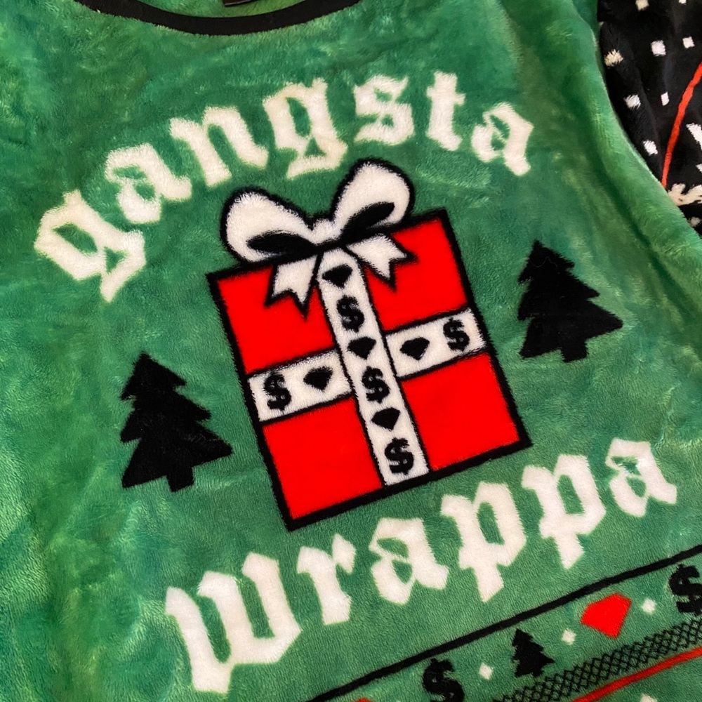 Sweater - Picture 2 of 3